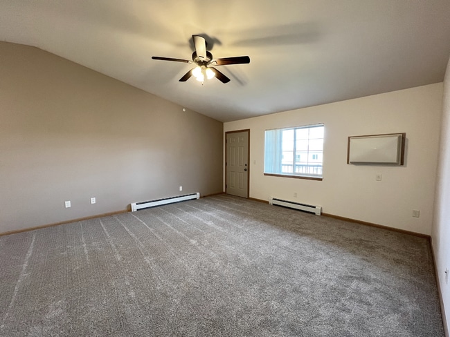 Building Photo - River Trail Estates - Half Off Security De...