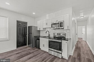Building Photo - 2322 S 63rd St