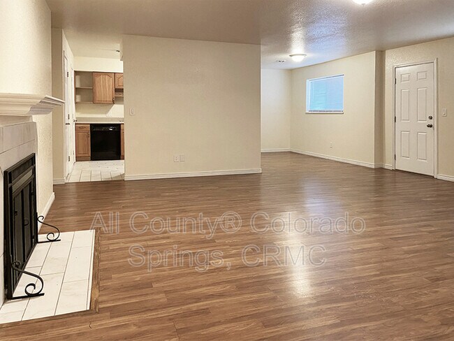 Building Photo - 6590 Delmonico Dr