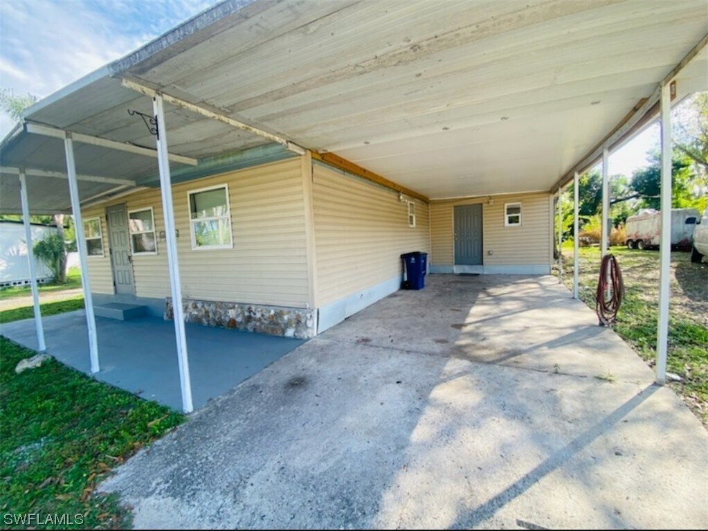 Foto del edificio - 740 Nuna Ave