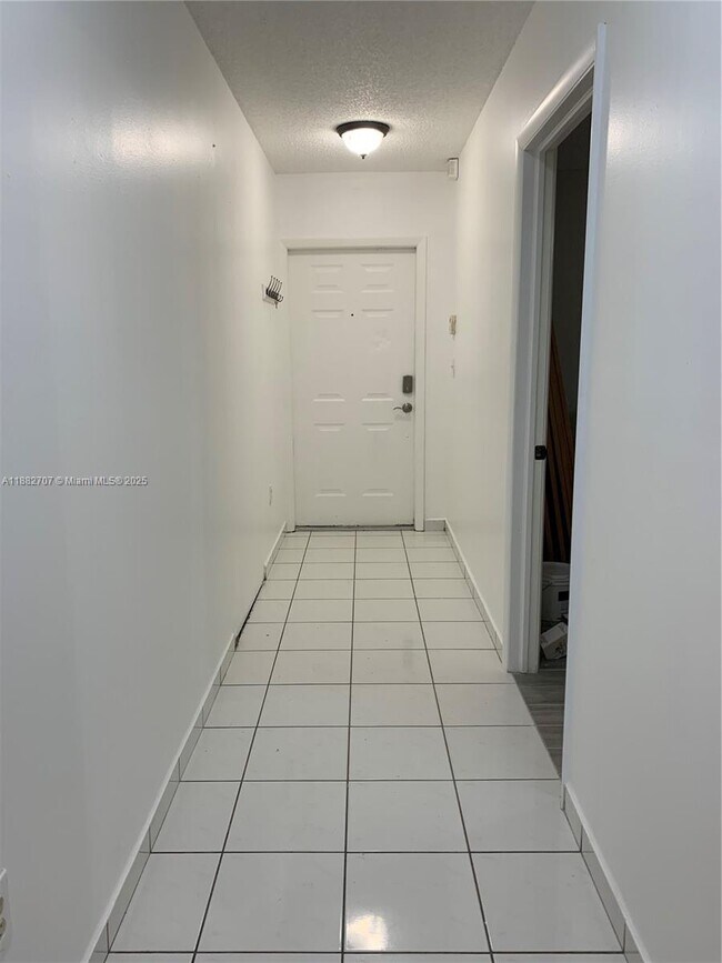 Building Photo - 3298 W 70th St