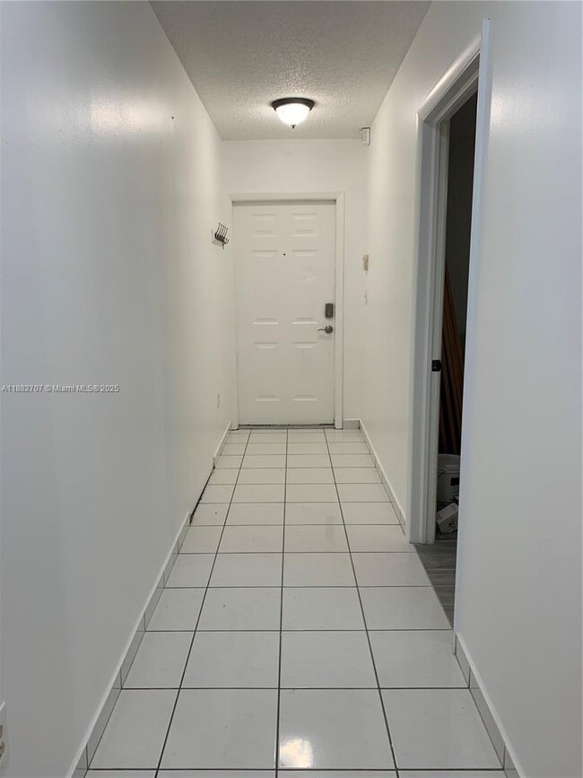 Foto del edificio - 3298 W 70th St