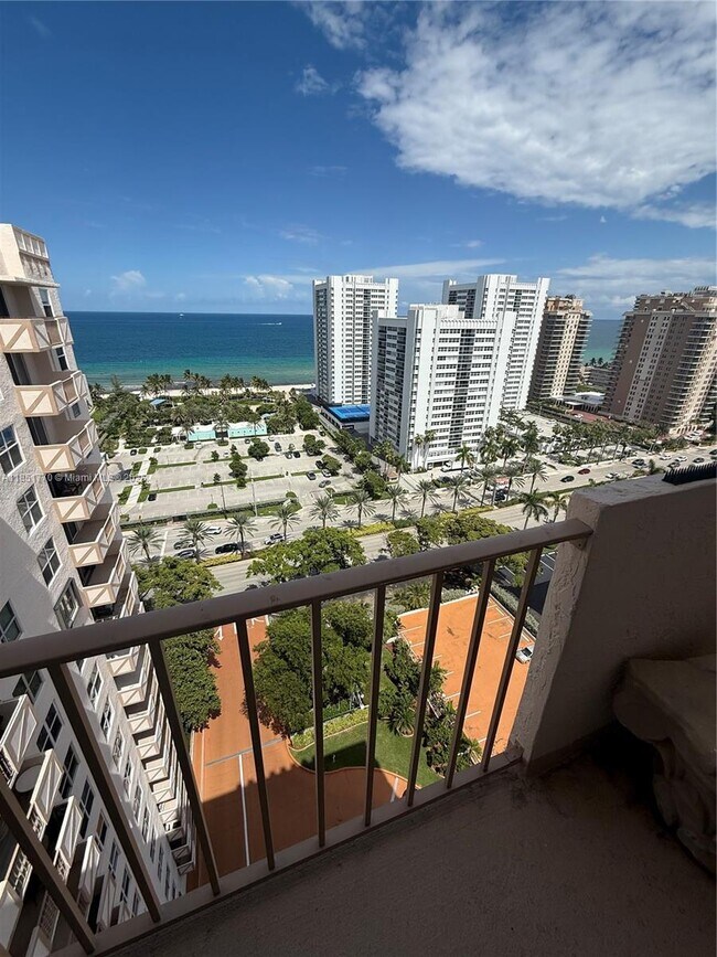Foto del edificio - 1865 S Ocean Dr