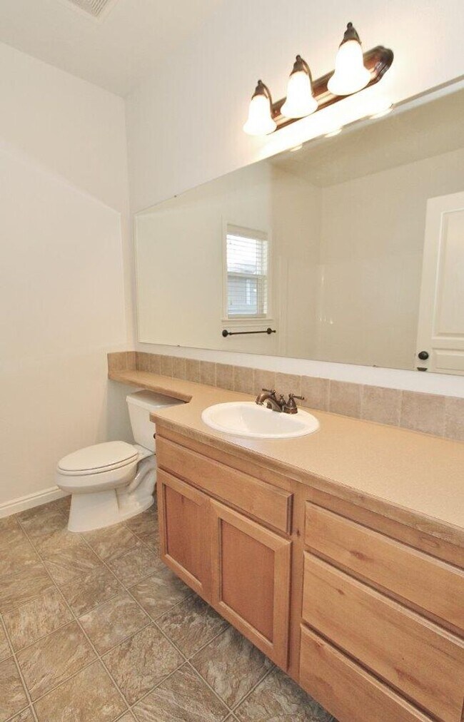 Foto del edificio - Stunning Home w/Open Floor-plan