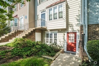 Building Photo - 16198 Taconic Cir