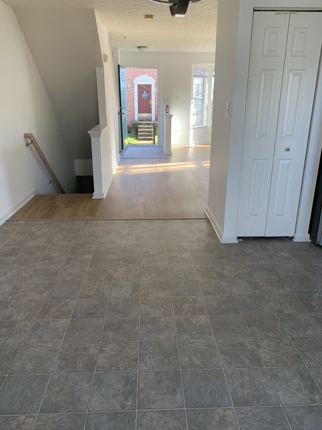 Building Photo - 6511 Kimono Ct