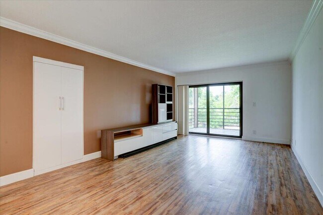 Foto del edificio - 9235 SW 8th St