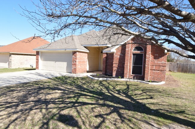 Foto del edificio - 409 Diana Ln