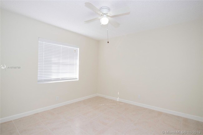 Foto del edificio - 101 SW 14th Ct