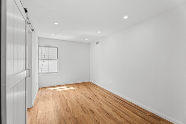 Foto del edificio - 695 Summit Ave