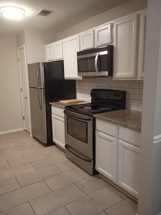 Building Photo - 5556 Mountain Springs Cir