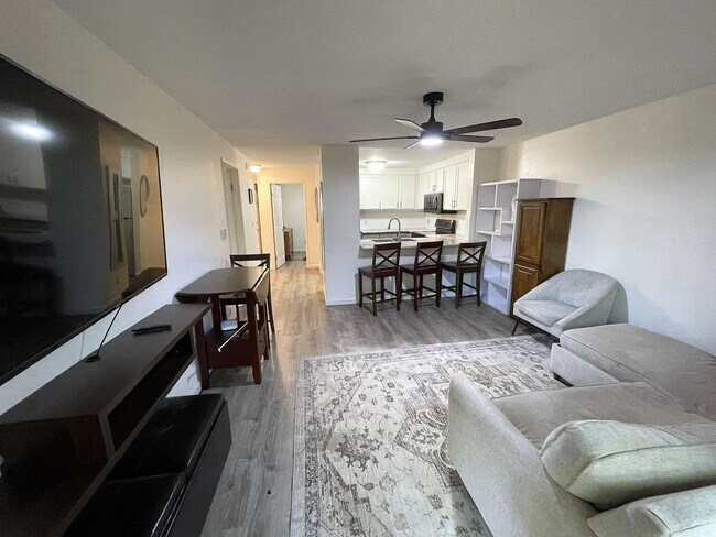 Foto del edificio - Kihei Shores - Furnished 2 Bed/2Bath Condo - Pool and Hot Tub - 2 Parking Spaces
