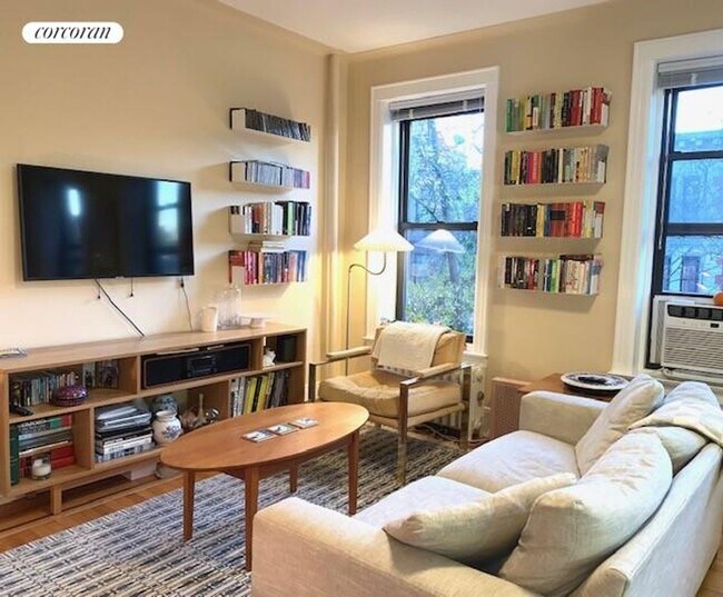 Foto del edificio - 823 Carroll St