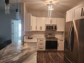 Building Photo - 150 Wexford Dr