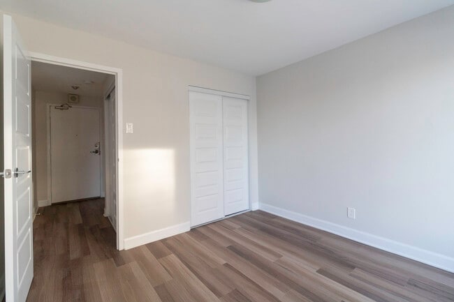 Building Photo - 3474 Hutchison