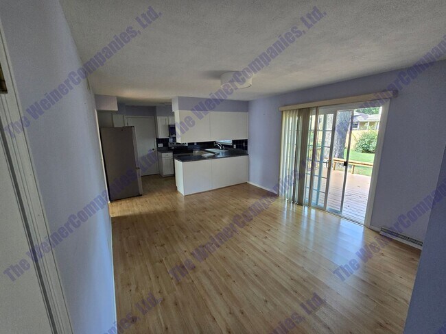 Building Photo - Gorgeous Home in South West Champaign
