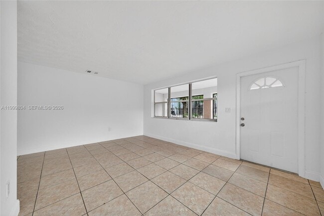 Foto del edificio - 762 NE 131st St