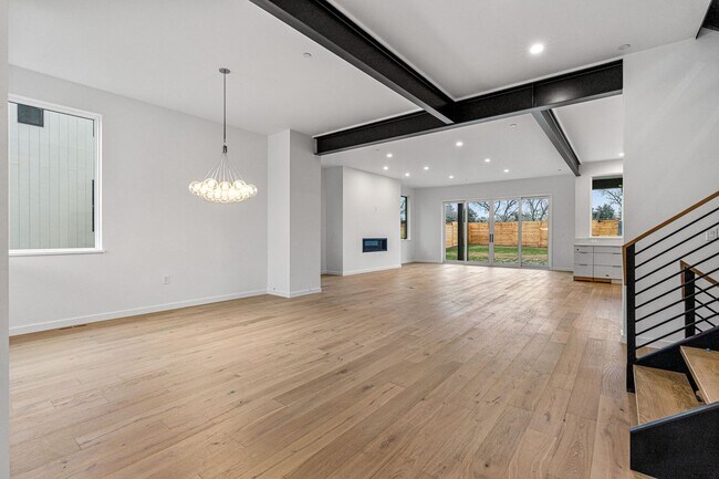 Building Photo - LUXURY LIVING 5 Bed 5 Bath New Home Located In Boulder- Available now!