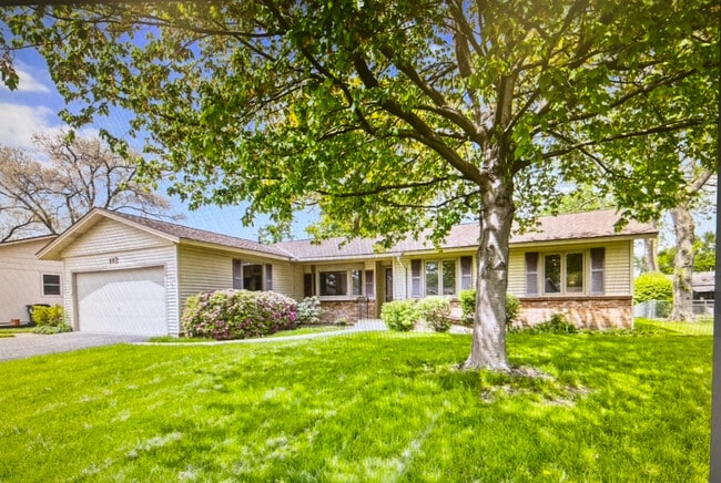 Building Photo - 112 Braemar Dr