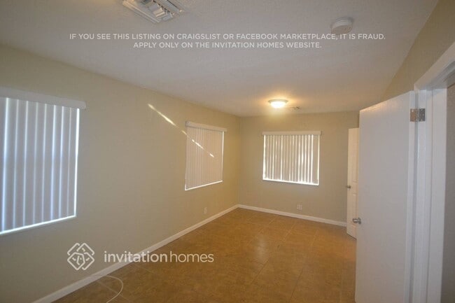 Foto del edificio - 2464 SW 8th St