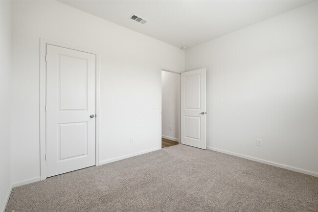 Building Photo - 21630 Cottage Ln