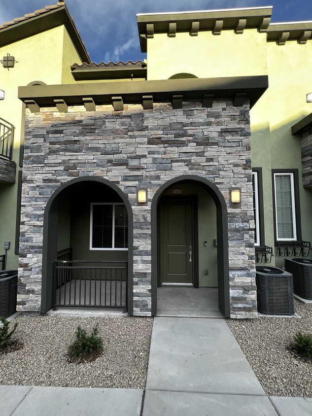 Foto principal - 6445 Wide Sky St