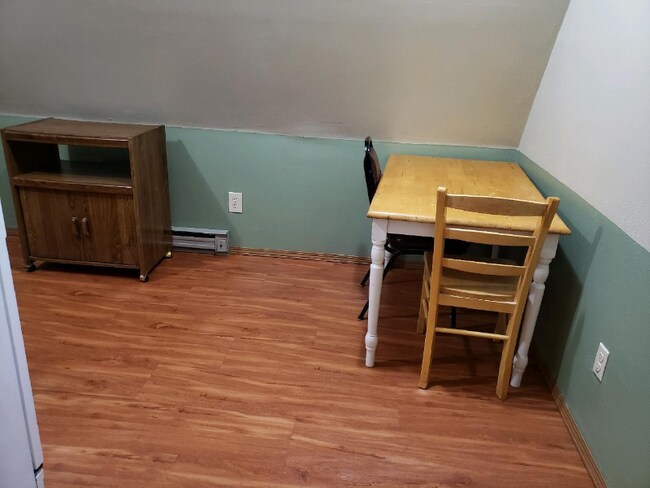 Foto del edificio - 2219 W College Ave