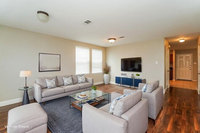 Building Photo - 413 Emerald Creek Dr
