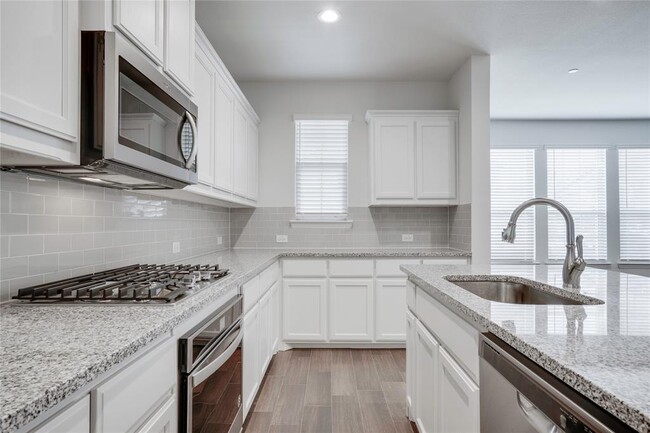 Building Photo - 5512 Crawford Dr