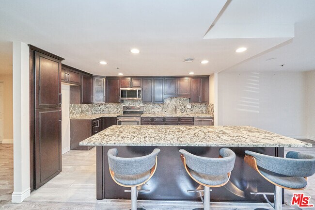 Foto del edificio - 727 S Ardmore Ave