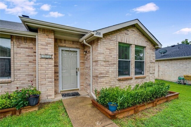 Photo - 208 Blazing Star Trail House