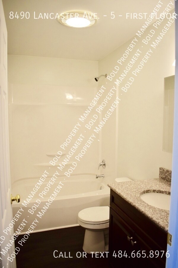 Foto del edificio - 8490 Lancaster Ave