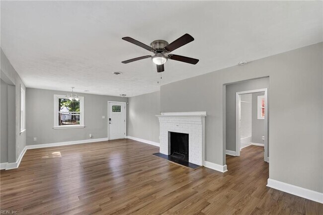 Building Photo - 31 Greenbrier Rd