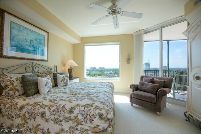 Foto del edificio - 430 Cove Tower Dr