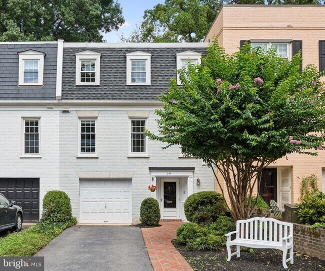 Foto del edificio - 214 James Thurber Ct