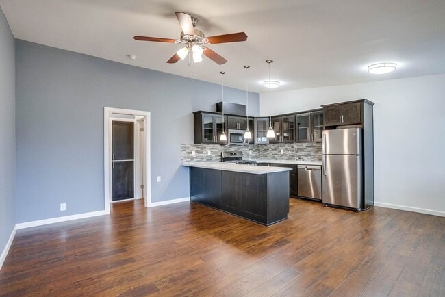Interior Photo - 2675 Arlington Ave &amp; 3105 W 27th St (B)