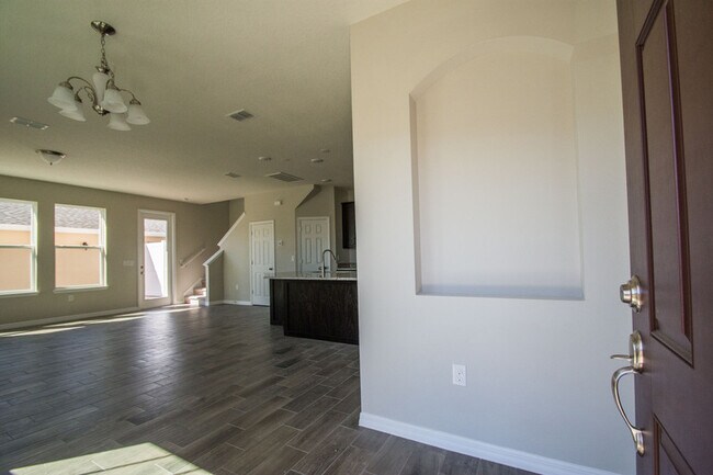 Foto del edificio - 8162 Red Stopper Ln