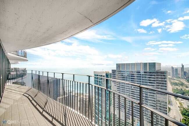 Foto del edificio - 225 N Columbus Dr