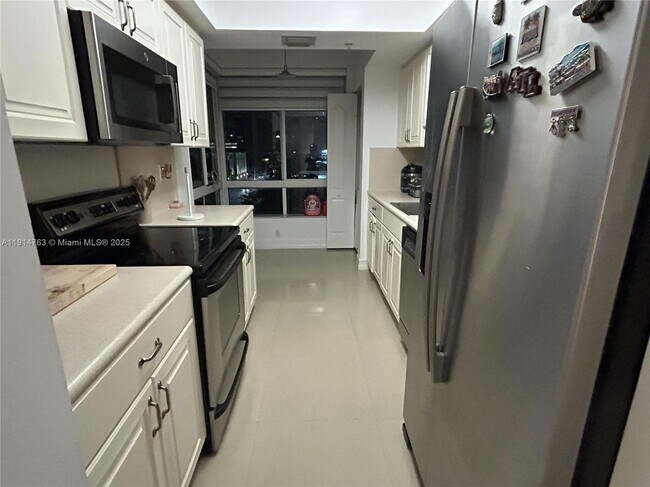 Foto del edificio - 2501 Douglas Rd