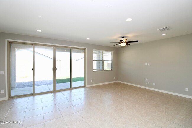 Foto del edificio - 19600 W Badgett Ln