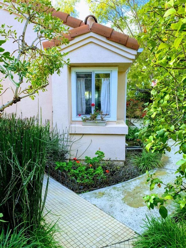 Cozy patio space with shade - 6351 Corte Tunitas