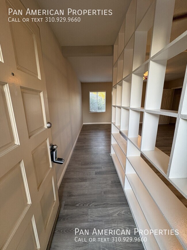 Building Photo - 335 S Los Robles Ave