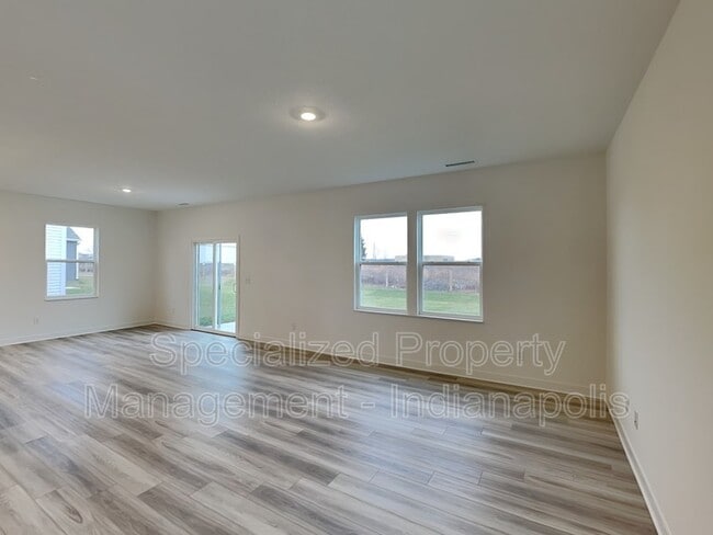 Building Photo - 1039 Holmdale Dr