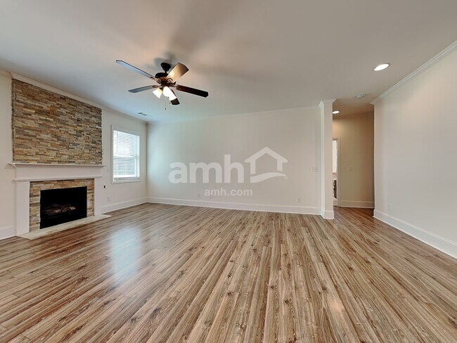 Foto del edificio - 4880 Roseman Trail