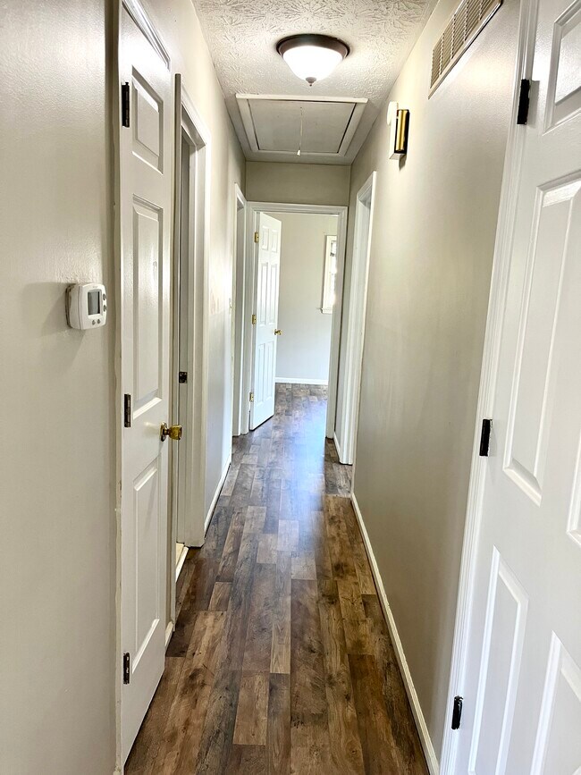Foto del edificio - 3313 Tisdale Dr