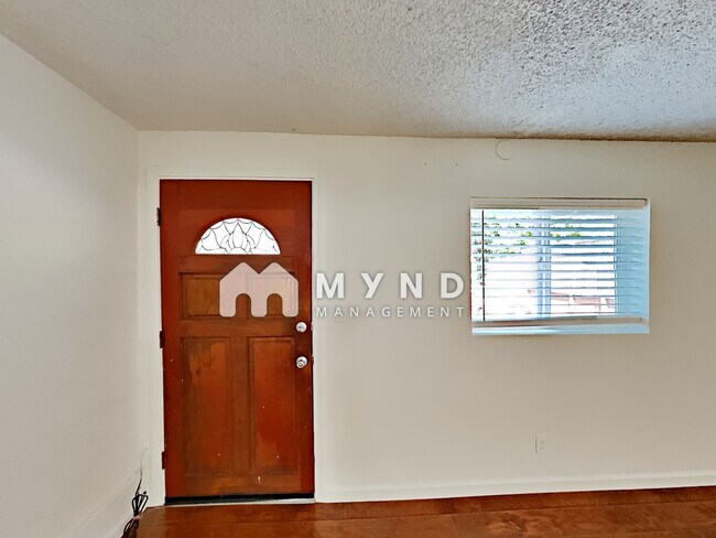 Building Photo - 3107 Willow Rd Apt H