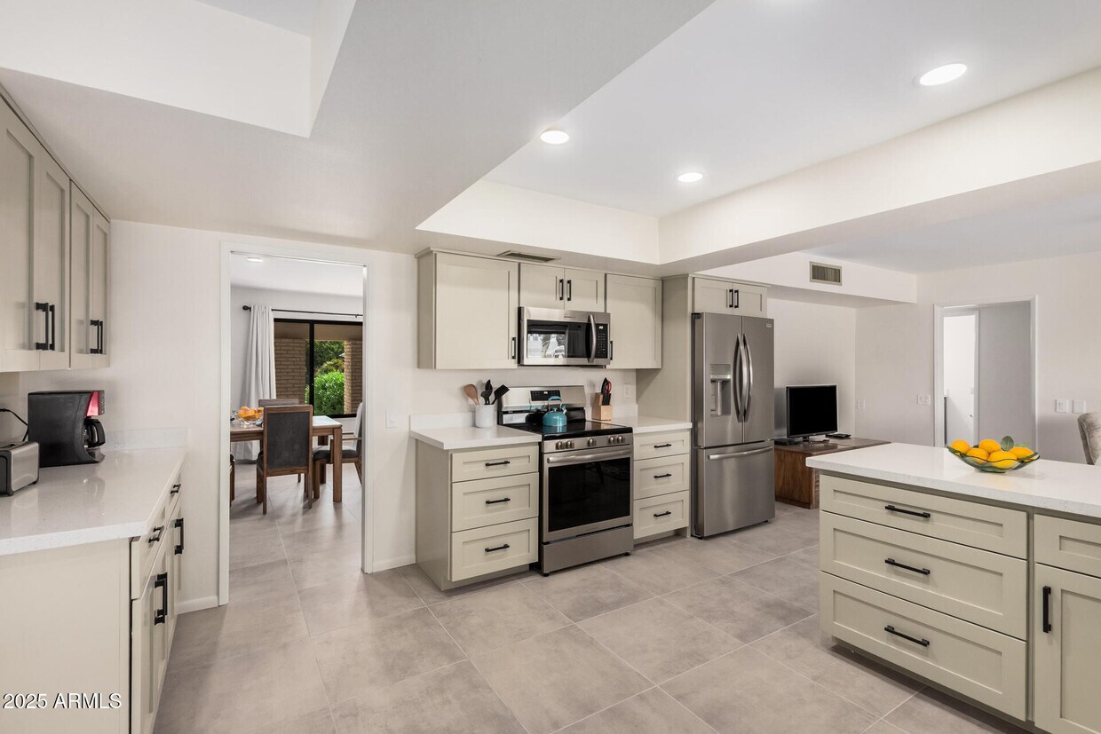 Foto principal - 12930 W Seville Dr