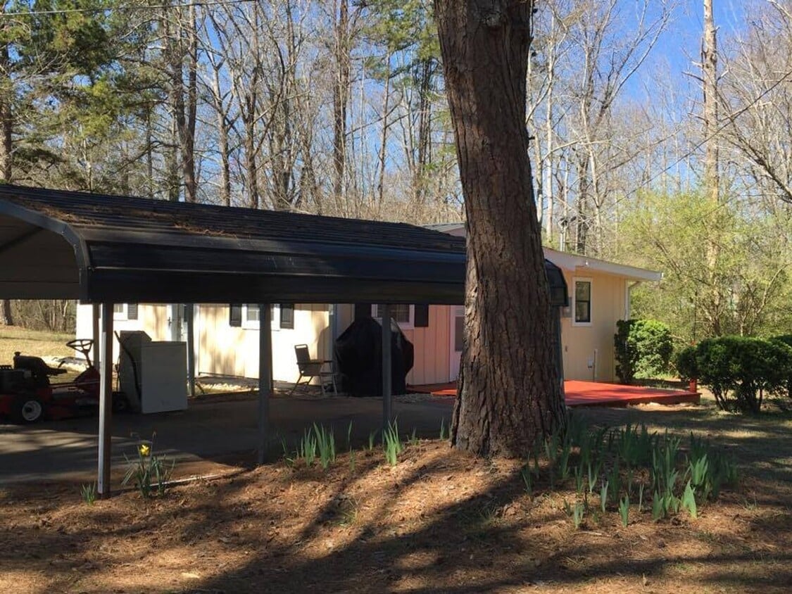 Fully Renovated Cottage with Lake Views in Gainesville - Fully Renovated Cottage with Lake Views in Gainesville