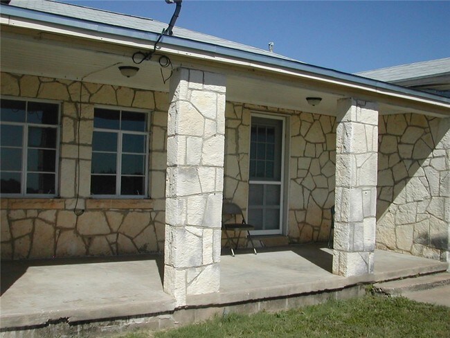 Building Photo - 7601 Dee Gabriel Collins Rd