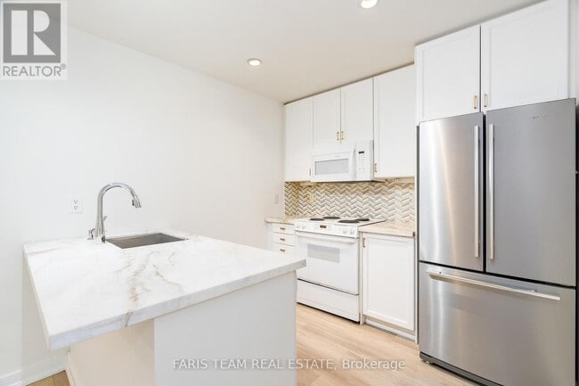 Building Photo - 88-888 Palace Pier Ct
